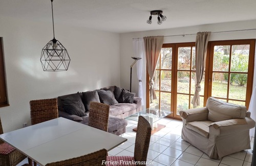Feriendorf Frankenau House | Gemütlicher Bungalow mit Garten