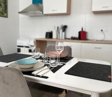 Funfhaus Apartment | Gemütliches Apartment 60m2 mit Klimaanlage nahe Westbahnhof