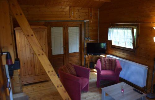 Bohnsdorf House | Gemütliches Blockhaus, Waldblick, Nähe BER/SXF