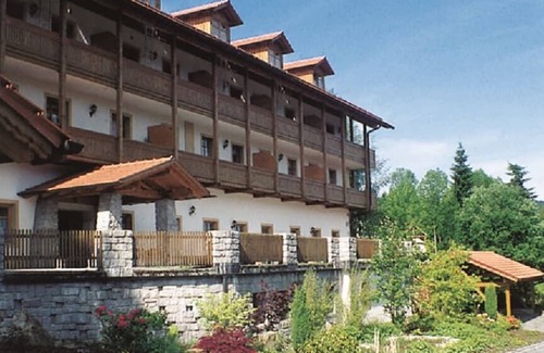 Schwarzenbach Apartment | Gemütliches Feriendomizil mit Balkon und Bergblick