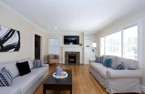 Home Park House | Gem in Midtown 4bedroom home-11