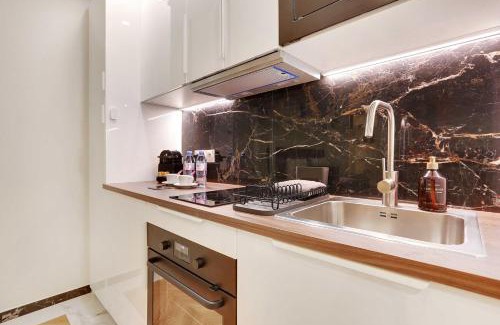 Montmartre Apartment | GemBnB Luxury Apartment in Paris - Abbesses - Montmartre