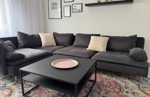 Ginsheim-Gustavsburg House | Gemuetliches helles Zimmer mit guter Anbindung nach Mainz und Wiesbaden Gemeinschaftsbadezimmer