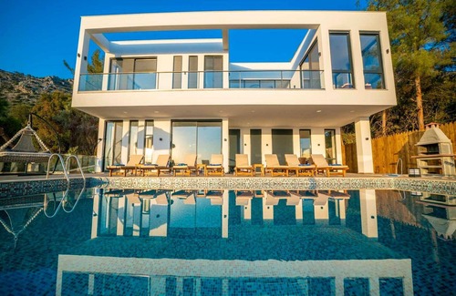 Uzumlu Villa | Geniş Aileler İçin Uygun Lüx Villa