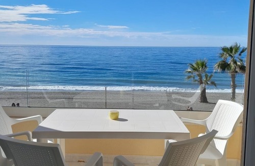 Torrox Costa Apartment | ¡genial Apartamento en 1ª Línea de Mar!