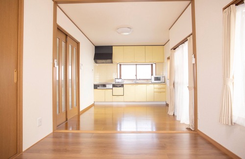 Katakai House | Genki na yado Katakai 3 min. walk to the beach! Japanese-style room with 8 tatami mats and Western-style room with 6 tatami mats, spacious living room, 2LDK, 2 parking spaces.