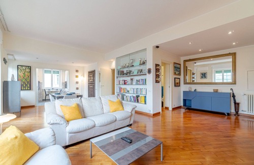 Sturla Apartment | Genoa Sturla Spacious Apptx3 Balcony & Sea View