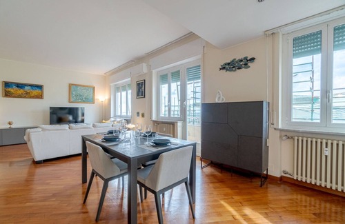 Sturla Apartment | Genoa Sturla Spacious Apptx3 Balcony & Sea View