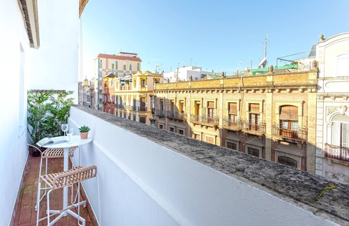 Distrito Centro Apartment | Genteel Home Plaza de las Tendillas