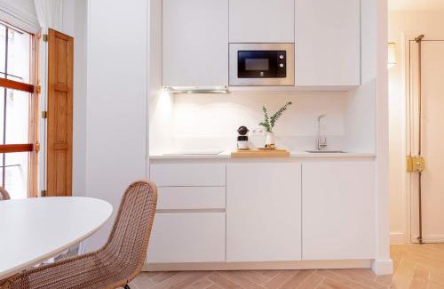 Santa Cruz Apartment | Genteel Home Plaza de Santa Cruz