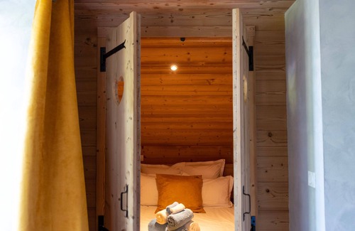 Sapois Bed & Breakfast | Gentiane Room - 2 Double Beds & Sauna, Perfect for Families