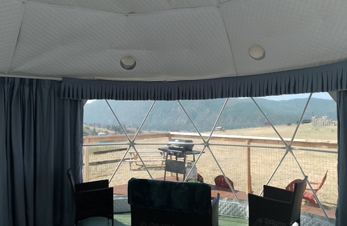 Plains House | Geodesic Glamping Dome with Incredible views in Plains & just 10 miles to Quinns