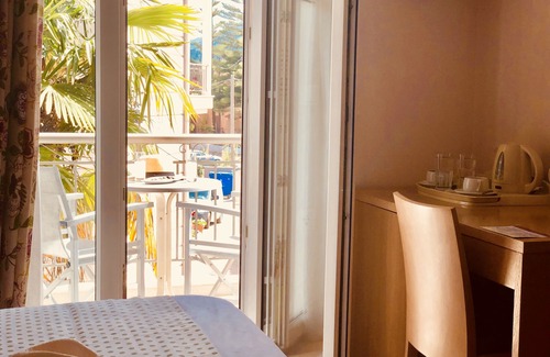 Nidri Hotel | George