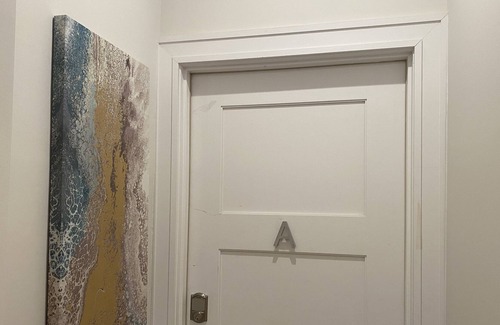 Georgetown Apartment | Georgetown Boutique Apartment in 4 unit bldg, Patio (1 mo min)