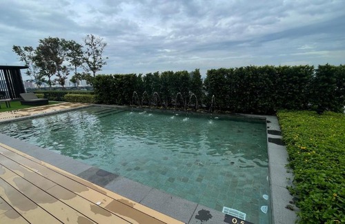 George Town Apartment | Georgetown Luxury Suite#Infinity Pool #Beacon Executive Suites #2BR