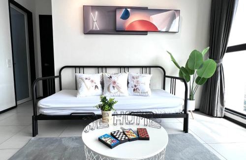 George Town Apartment | Georgetown Skypool Urban 3BR Family & Baby-Friendly 9pax Seaview Penang