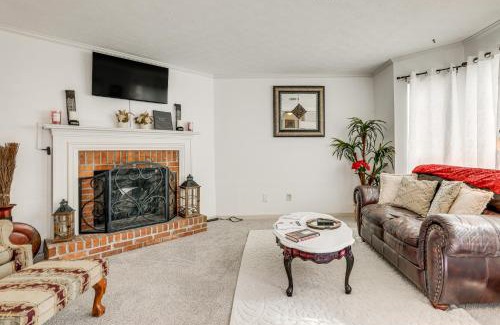 Stone Mountain House | Georgia Townhome - 3 Mi to Stone Mountain Park!