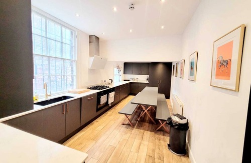 Liverpool House | Georgian Charm in near 'Knowledge Quarter'
