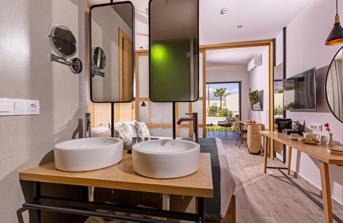 Asprouliani Hotel | Georgioupolis Suites