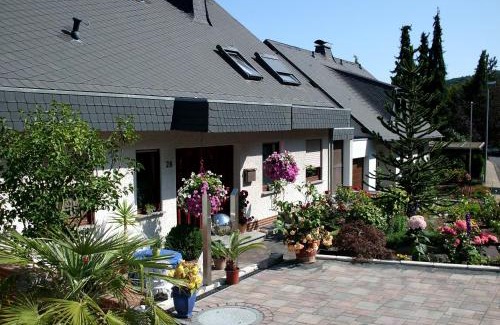 Lay Apartment | Gerä Umige Ferienwohnung In Lay Am Moselhang