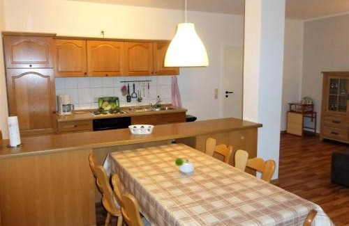 Wohlenberg Apartment | Geräumige Ferienwohnung mit Terrasse in Klütz