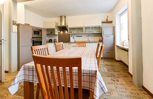 Mehlmeisel Apartment | Geräumige FeWo (92qm) mit großer Terrasse und Garten