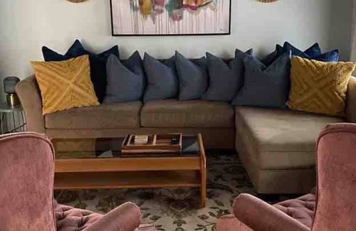 Germantown Apartment | Germantown 3 Bedroom Apt Walk To Bars Flea Market