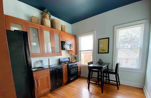 Germantown Apartment | Germantown 3 Bedroom Apt Walk To Bars Flea Market