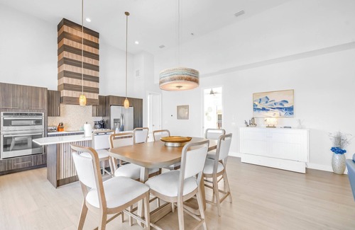 Siesta Key Condo | Gertrude's | Resort-like penthouse & pool, 500ft to private beach access and Siesta's whitest sand!