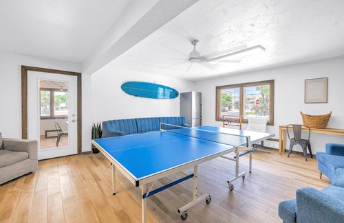 Siesta Key Apartment | Gertrude's Siesta | Oceanview Penthouse, 12-steps Beach Path, 4-min trolley to Village!