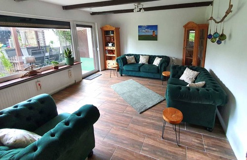 Westerhusen House | Geschmackvoll Eingerichtetes Ferienhaus Nahe Nordsee. Ruhig und Doch Zentral