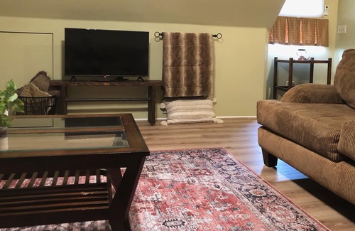 Bonita Apartment | Get away from the hustle and bustle of the day. Stay at The Loft in San Dimas