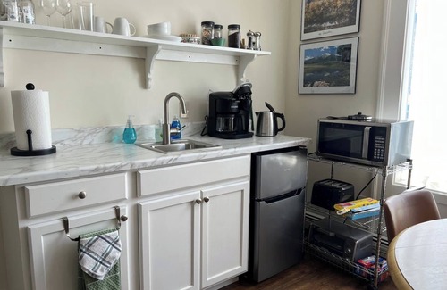 Buena Vista Apartment | Get away to BV with a King Bed and Downtown