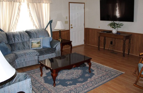 Luray House | Get away to peaceful solitude