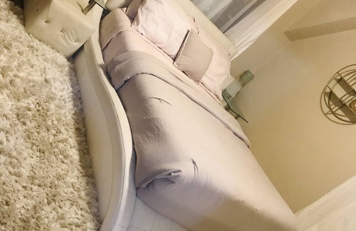 Milwaukee House | Get Cozy And Stay Awhile -central location