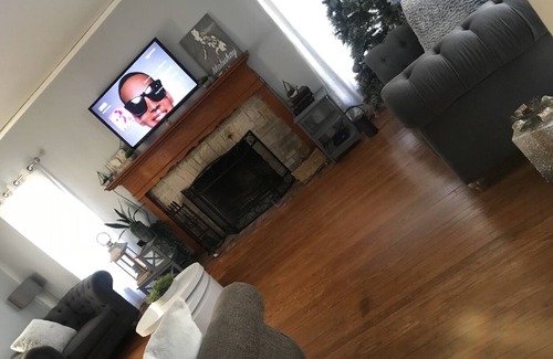 Milwaukee House | Get Cozy and Stay Awhile