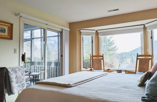 Kenmure Condo | Get Cozy in Kenmure Country Club - Golf & Tennis!