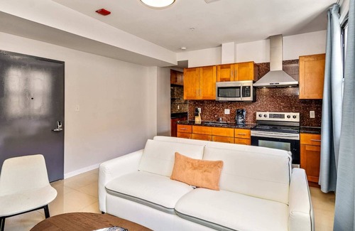 Chinatown Apartment | Get Into Travel in Style in This 2BD Apartment