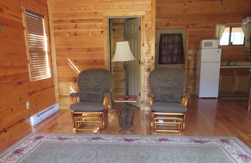 East Bernstadt Cabin | Get "lost in the woods" At This Totally Secluded, Romantic & Intimate Cabin!