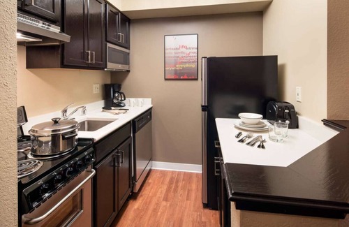 Renton Resort | Get Ready for a Blissful Getaway! Near Gene Coulon Memorial Beach Park