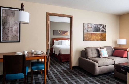 Renton Resort | Get Ready for a Blissful Getaway! Near Gene Coulon Memorial Beach Park