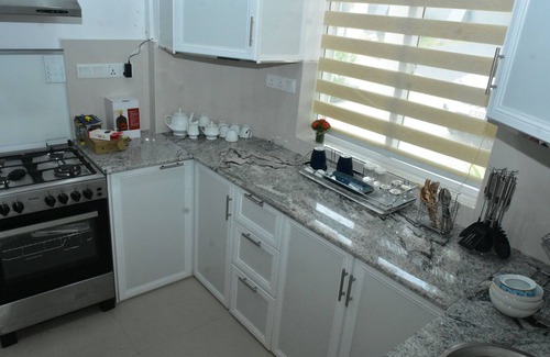 Melsiripura Villa | Get the celebrity treatment with world-class service at Silverline Luxury Villa
