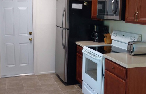 Port Charlotte House | Get to a warmer latitude in a quiet neighborhood on a budget.