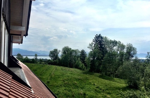 Streitelsfingen Apartment | Get up with SEEBLICK style apartments mountain and lake view and terrace in Lindau