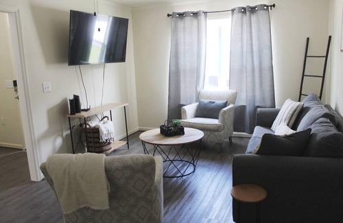 McCutcheon Field House | Getaway at Glenellen Sleeps 6 with Linens Included