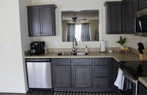 McCutcheon Field House | Getaway at Glenellen Sleeps 6 with Linens Included