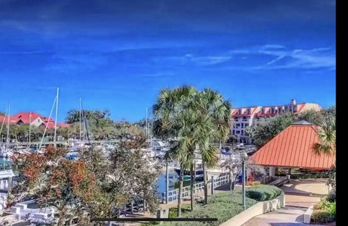 Shelter Cove Apartment | Getaway at Shelter Cove Marina