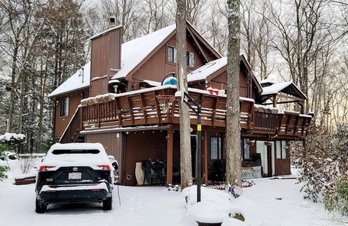 Lake Ariel House | Getaway in the Hideout, Spacious 4BR Hideout Home w/Deck, Resort Amenities