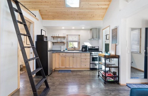 Dingmans Ferry House | Getaway in the Poconos | 90 mins from NYC