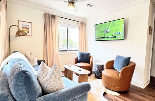 Auburn Condo | Getaway Off Magnolia- Walk to Jordan Hare - 2/2 Condo